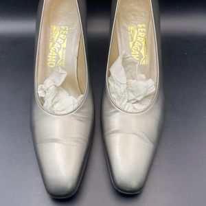 Salvatore Ferragamo Tortora Metallic Gray Leather Heel Loafer Shoes 10 A